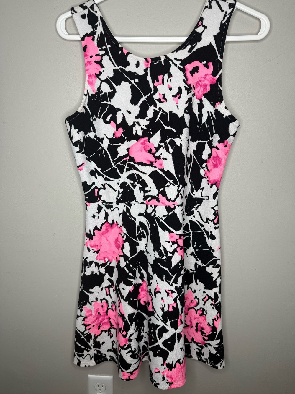 Eclipse Black & White Floral Dress with Pink Highlights and back cut out Large